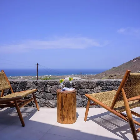 Ryolithos Aparthotel 4*