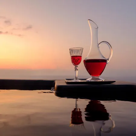 Ryolithos Apartahotel 4*