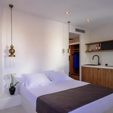 Ryolithos Aparthotel