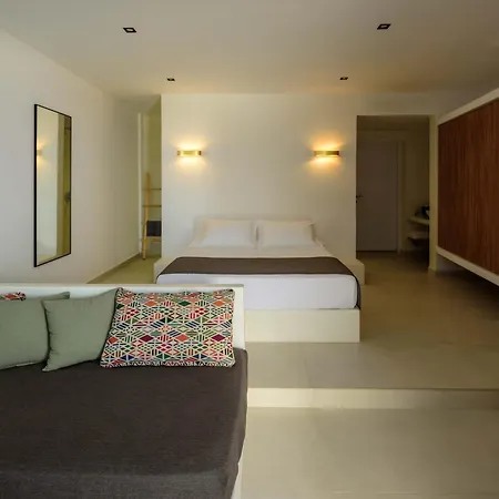 Ryolithos Apartahotel 4*