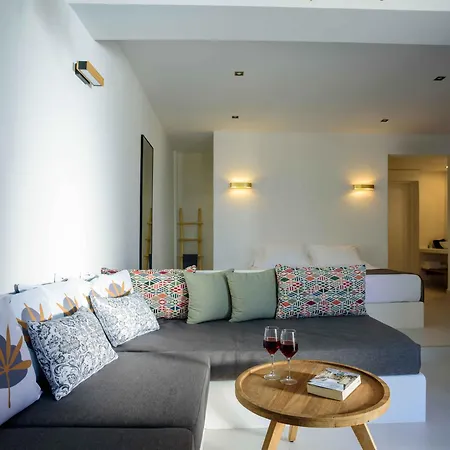 Ryolithos Apart-hotel 4*