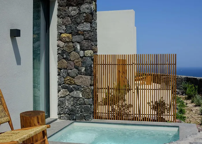 Ryolithos Foinikia (Santorini)