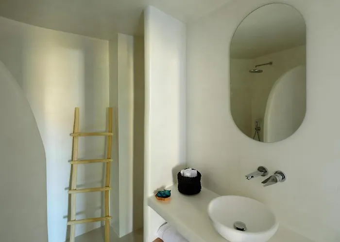 Ryolithos 公寓式酒店