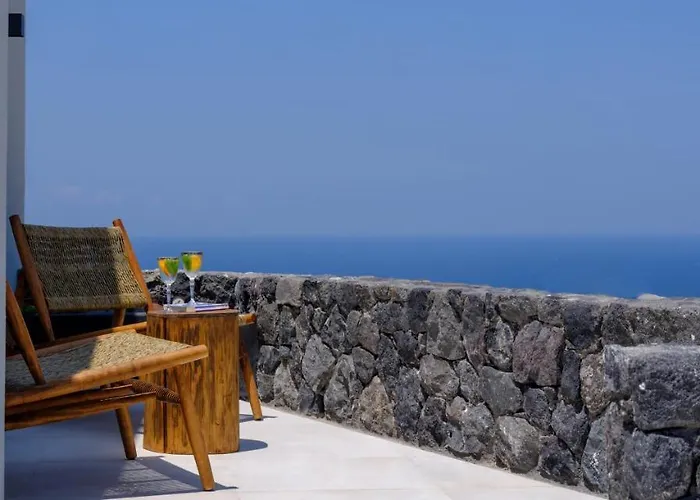 Ryolithos 公寓式酒店