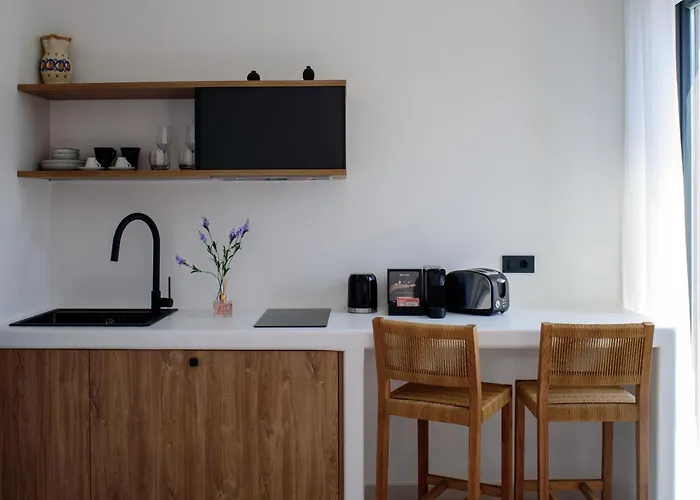 Ryolithos 4* Foinikiá