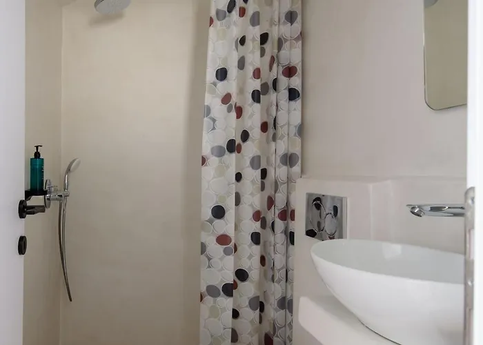 Ryolithos 公寓式酒店