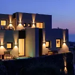 Ryolithos Aparthotel